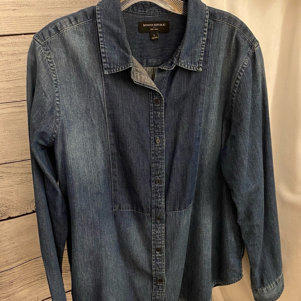 Banana Republic Denim shirt size L
